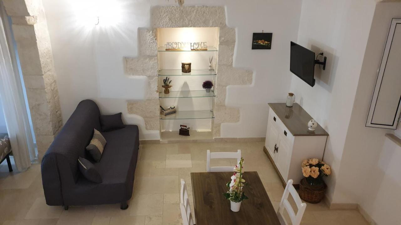 Trudy'S Home Остуні Екстер'єр фото